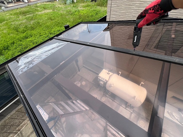 加古川市　カーポート屋根ボルト固定